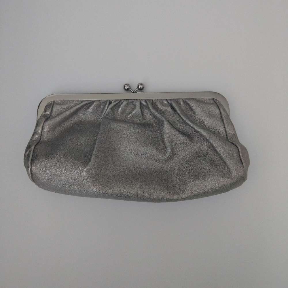 💰 Express clutch purse